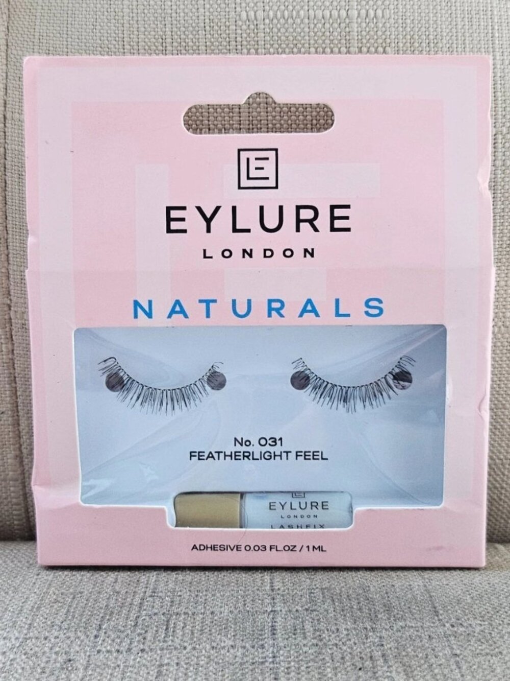 Eylure London Eye Lashes 18 Hours Hold Feather Light Weight Natural Glue Include